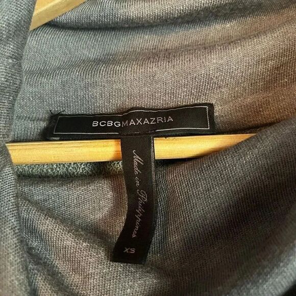 BCBGMAXAZRIA Womens Long Sleeve Stretch Romper Cowl Neck Size XS Oversized - Picture 3 of 4